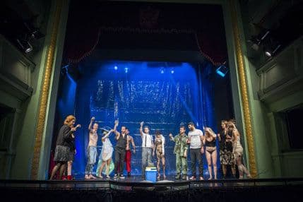 „San na Božić“ u Zetskom domu kao poklon za Dan žena „San na Božić“ u Zetskom domu kao poklon za Dan žena