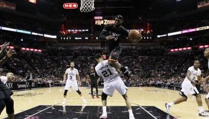 NBA: Ubjedljiv poraz Majamija, veliki preokret Finiksa NBA: Ubjedljiv poraz Majamija, veliki preokret Finiksa