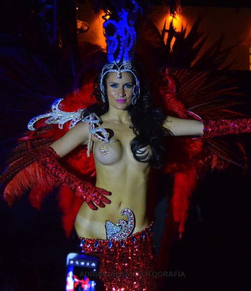 FOTO: Seksi sekretarica urugvajskog predsjednika u karnevalskom izdanju FOTO: Seksi sekretarica urugvajskog predsjednika u karnevalskom izdanju