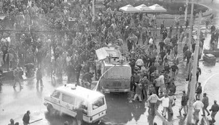 VIDEO: Na današnji dan počele prve masovne demonstracije protiv Miloševića VIDEO: Na današnji dan počele prve masovne demonstracije protiv Miloševića