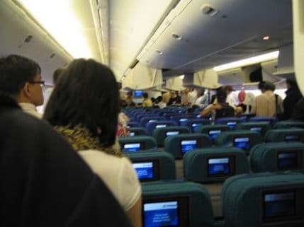 Putnik iz nestalog aviona se javio porodici? Putnik iz nestalog aviona se javio porodici?