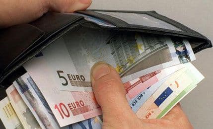 Oštećeno oko 3.000 novčanica u vrijednosti oko 250.000 eura Oštećeno oko 3.000 novčanica u vrijednosti oko 250.000 eura