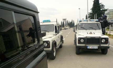 Stanišić "hamerom" bježao policiji Stanišić "hamerom" bježao policiji