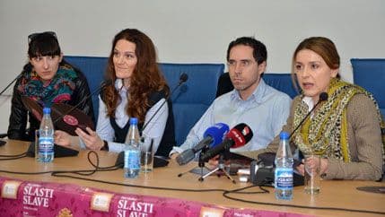 MRVALJEVIĆ: „Slasti slave“ su „retro“ predstava sa najaktuelnijim problemima MRVALJEVIĆ: „Slasti slave“ su „retro“ predstava sa najaktuelnijim problemima