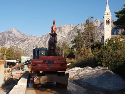 Ukraden bager Vodovoda, policija saopštava detalje Ukraden bager Vodovoda, policija saopštava detalje