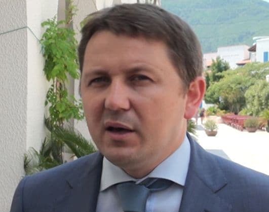 Ukinuta odluka o zadržavanju Rađenoviću, sudija Bašović odlučuje o pritvoru Ukinuta odluka o zadržavanju Rađenoviću, sudija Bašović odlučuje o pritvoru