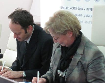 Elektrotehnički fakultet i Simens potpisali protokol o saradnji Elektrotehnički fakultet i Simens potpisali protokol o saradnji