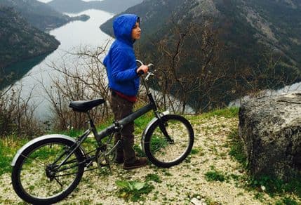 Ko je dječak iz Sergejevog spota „Moj svijet“? Ko je dječak iz Sergejevog spota „Moj svijet“?