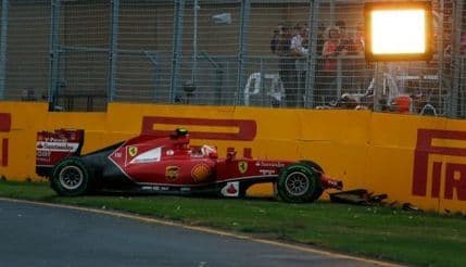 VIDEO: Raikonen se zakucao u ogradu VIDEO: Raikonen se zakucao u ogradu