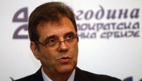 Koštunica podnosi ostavku Koštunica podnosi ostavku