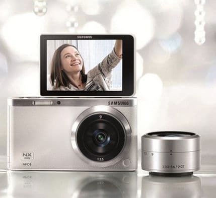 Samsung predstavio najmanji fotoaparat Samsung predstavio najmanji fotoaparat