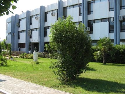 Lažna dojava o bombi u zgradi Opštine Ulcinj Lažna dojava o bombi u zgradi Opštine Ulcinj