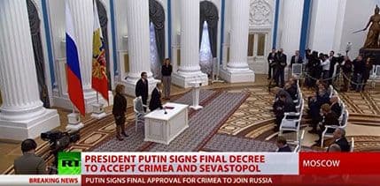 Putin potpisao dokument o pripajanju Krima Rusiji Putin potpisao dokument o pripajanju Krima Rusiji