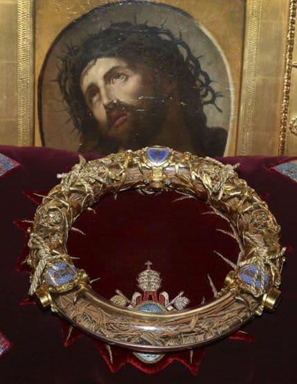 Isusova "kruna od trnja" izložena u Notr Damu Isusova "kruna od trnja" izložena u Notr Damu