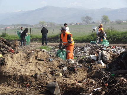 Organizovana akcije čišćenja nelegalnog odlagališta na Starom Vignju Organizovana akcije čišćenja nelegalnog odlagališta na Starom Vignju