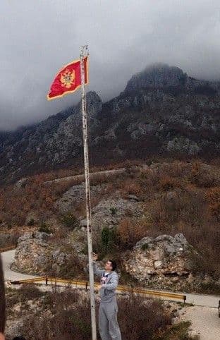 Mladi SDP-a: Crnogorska zastava opet na Tuđemilu Mladi SDP-a: Crnogorska zastava opet na Tuđemilu