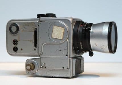 Fotoaparat koji je bio na Mjesecu prodat za 550 hiljada eura Fotoaparat koji je bio na Mjesecu prodat za 550 hiljada eura