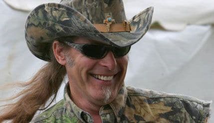 Platili mu da ne nastupi u njihovom gradu Platili mu da ne nastupi u njihovom gradu