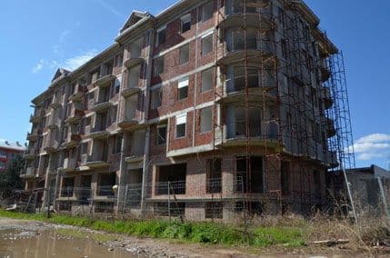 PODGORICA: Napuštena gradilišta, i ruglo i opasna „igrališta“ (FOTO) PODGORICA: Napuštena gradilišta, i ruglo i opasna „igrališta“ (FOTO)