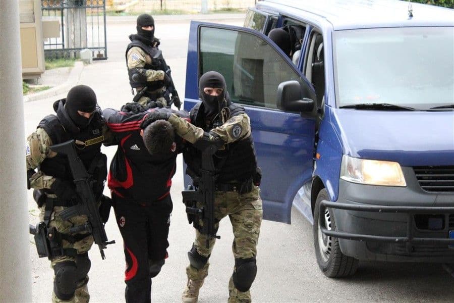 BiH: Uhapsili ga i pronašli protivavionski top BiH: Uhapsili ga i pronašli protivavionski top