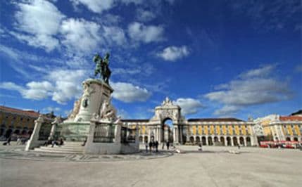 Portugalija izložena rizicima zbog previsokog duga Portugalija izložena rizicima zbog previsokog duga