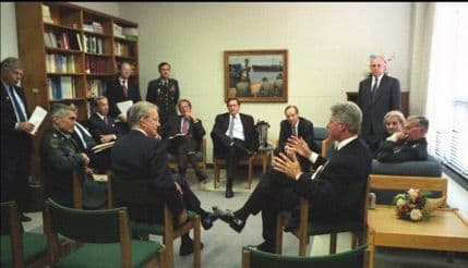 Klinton: Opoziciji, NVO i medijima 12 mil. dolara za borbu protiv Miloševića Klinton: Opoziciji, NVO i medijima 12 mil. dolara za borbu protiv Miloševića