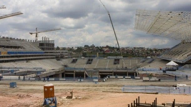 Još jedna smrt na stadionu za Mundijal! Još jedna smrt na stadionu za Mundijal!