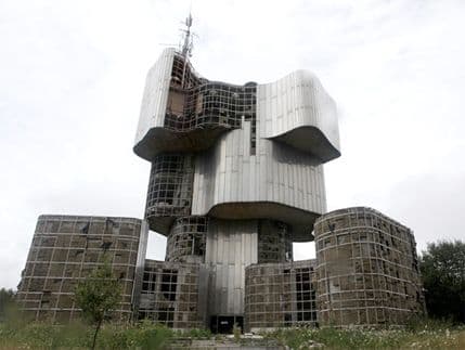 U Hrvatskoj uništeno 3000 spomenika NOB-a U Hrvatskoj uništeno 3000 spomenika NOB-a