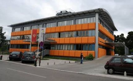 Bez potvrde građani se mogu liječiti u 14 privatnih ustanova Bez potvrde građani se mogu liječiti u 14 privatnih ustanova