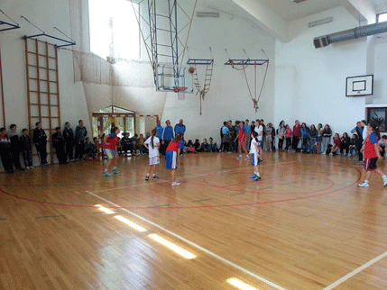 Školske sportske igre u Baru nastavljene košarkaškim turnirom Školske sportske igre u Baru nastavljene košarkaškim turnirom