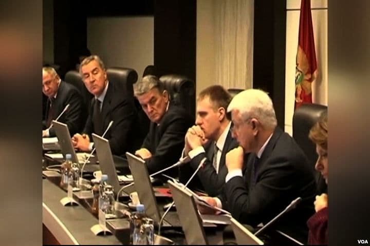 VLADA: Poreski prihodi za 2013.godinu veći za 9.4 odsto VLADA: Poreski prihodi za 2013.godinu veći za 9.4 odsto