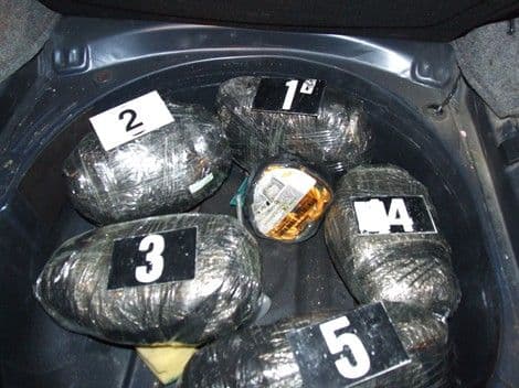 Šćepan Polje: Policijski i carinski službenici zaplijenili 30 kg skanka Šćepan Polje: Policijski i carinski službenici zaplijenili 30 kg skanka