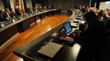 Đukanović sa intelektualcima i javnim ličnostima o identitetu Crne Gore Đukanović sa intelektualcima i javnim ličnostima o identitetu Crne Gore