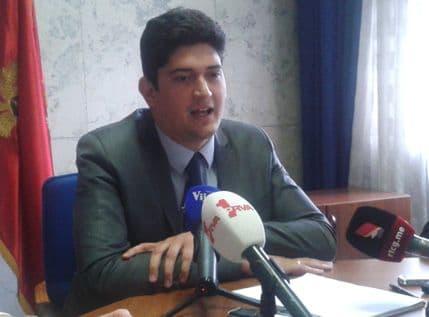 VUKČEVIĆ: Dozvolu za bavljenje poslovima zaštite ima 1.611 lica i 55 firmi VUKČEVIĆ: Dozvolu za bavljenje poslovima zaštite ima 1.611 lica i 55 firmi