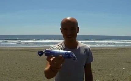 Proputovao je cio svijet i i napravio video za sestrin rođendan Proputovao je cio svijet i i napravio video za sestrin rođendan