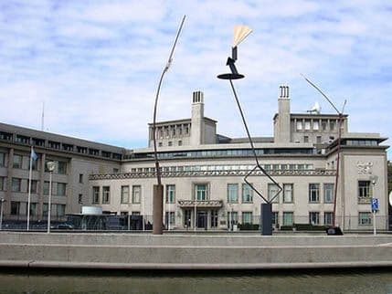 Advokat Majki Srebrenice: Holandski vojnici nisu spriječili ubistva civila Advokat Majki Srebrenice: Holandski vojnici nisu spriječili ubistva civila