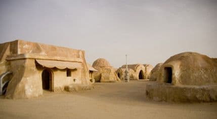 Tunis pokušava da spasi rodni grad Darta Vejdera Tunis pokušava da spasi rodni grad Darta Vejdera