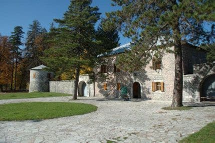 NJEGOŠIATIONS: "Kubik" Veska Gagovića u Biljardi NJEGOŠIATIONS: "Kubik" Veska Gagovića u Biljardi