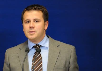 Vlada razriješila dužnosti Gorana Jovetića šefa Programa stručnog osposobljavanja Vlada razriješila dužnosti Gorana Jovetića šefa Programa stručnog osposobljavanja