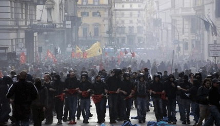 Protesti u Parizu i Rimu zbog mjera štednje Protesti u Parizu i Rimu zbog mjera štednje