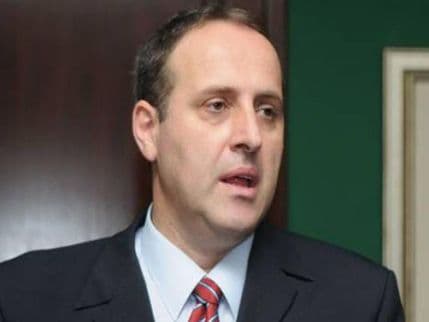 POPOVIĆ: Poslanicima prepoloviti plate i isplatiti kredite studentima POPOVIĆ: Poslanicima prepoloviti plate i isplatiti kredite studentima