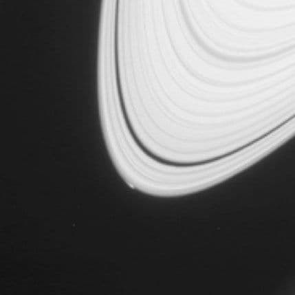 Saturn snimljen kako pravi novi mjesec (VIDEO) Saturn snimljen kako pravi novi mjesec (VIDEO)