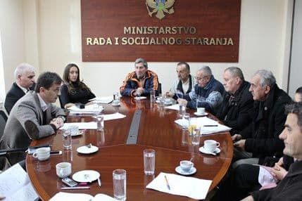 Sjutra počinje isplata socijalnih davanja Sjutra počinje isplata socijalnih davanja