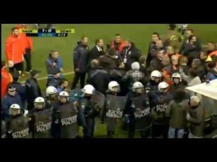 VIDEO: Haos na meču PAOK - Olimpijakos VIDEO: Haos na meču PAOK - Olimpijakos