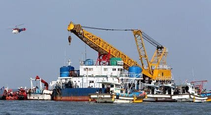 J. Koreja: Uhapšena još četiri člana posade potonulog trajekta J. Koreja: Uhapšena još četiri člana posade potonulog trajekta