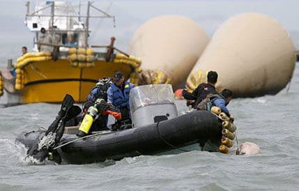 Južnokorejski brod imao 46 čamaca za spasavanje, iskorišćena samo dva Južnokorejski brod imao 46 čamaca za spasavanje, iskorišćena samo dva