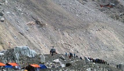 Buna na Himalajima: Šerpasi odbijaju da vode alpiniste na Mont Everest Buna na Himalajima: Šerpasi odbijaju da vode alpiniste na Mont Everest