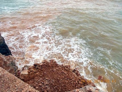 Komunalna policija Bar: Mrlja u moru od zasipanja plaže Komunalna policija Bar: Mrlja u moru od zasipanja plaže