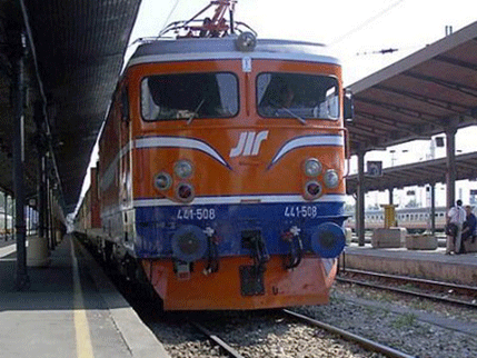 Zbog odrona, voz iz Beograda za Bar ide preko Lapova i Kraljeva Zbog odrona, voz iz Beograda za Bar ide preko Lapova i Kraljeva