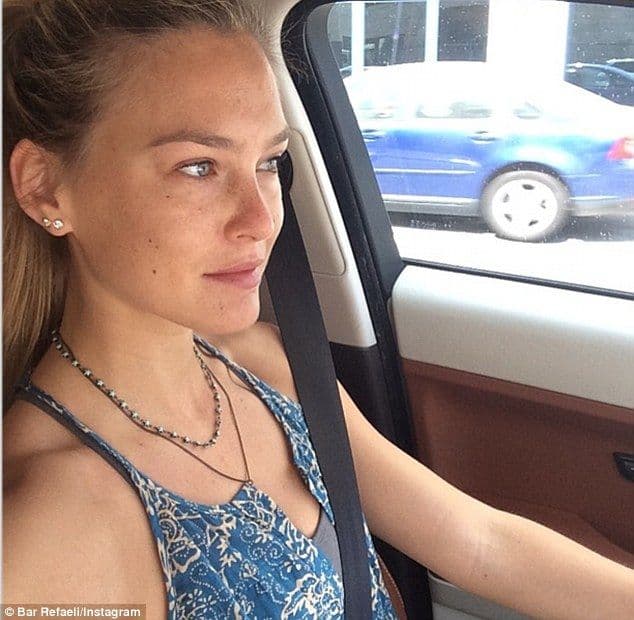 FOTO: Bar Rafaeli savršena i bez trunke šminke FOTO: Bar Rafaeli savršena i bez trunke šminke
